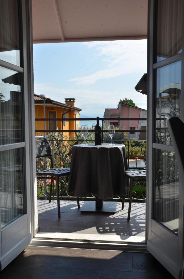 H2O Bed & Breakfast Sirmione Bagian luar foto