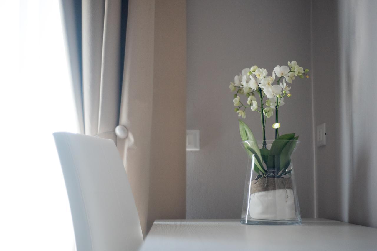 H2O Bed & Breakfast Sirmione Bagian luar foto