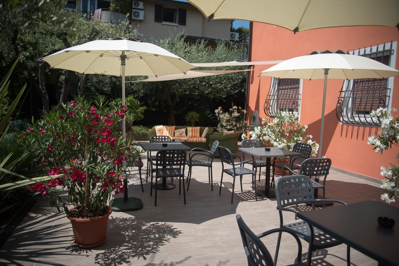H2O Bed & Breakfast Sirmione Bagian luar foto