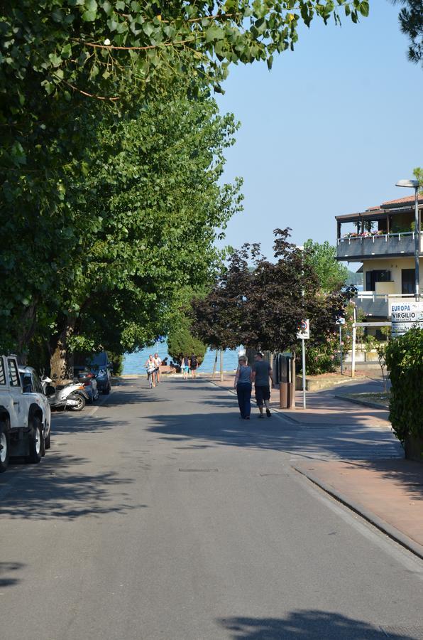 H2O Bed & Breakfast Sirmione Bagian luar foto