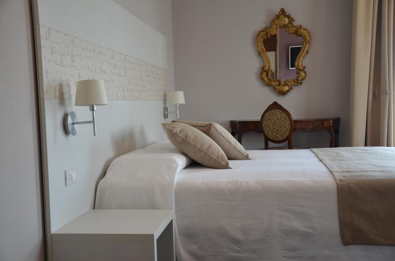 H2O Bed & Breakfast Sirmione Bagian luar foto