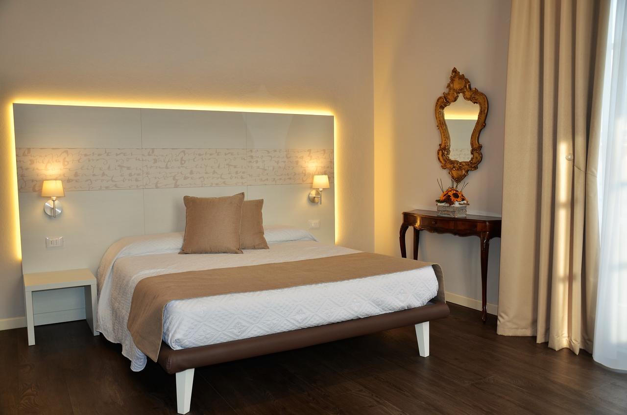 H2O Bed & Breakfast Sirmione Bagian luar foto
