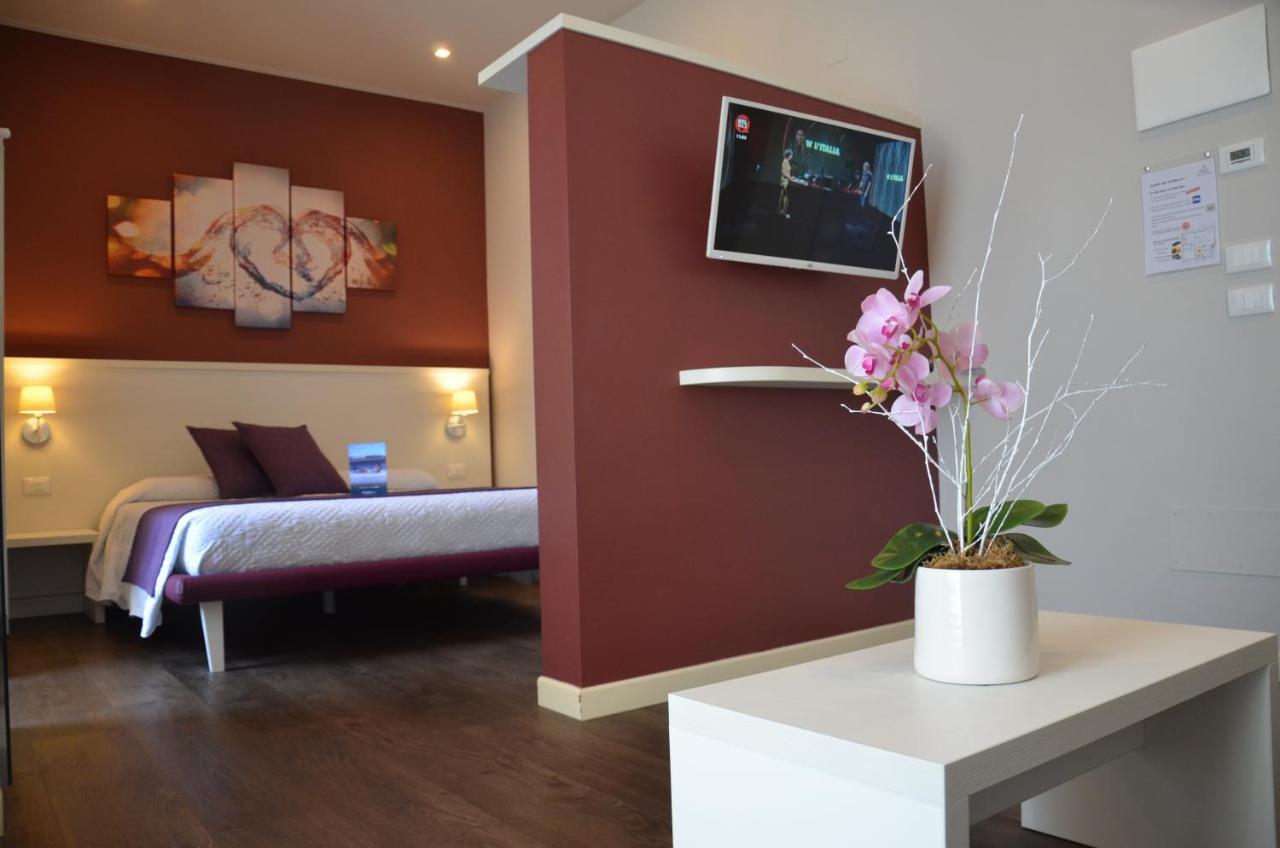 H2O Bed & Breakfast Sirmione Bagian luar foto