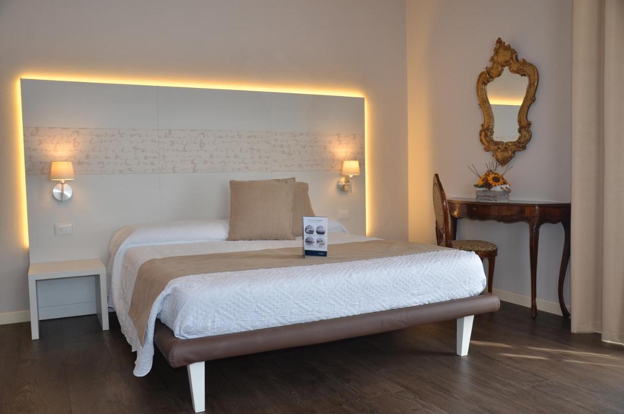 H2O Bed & Breakfast Sirmione Bagian luar foto