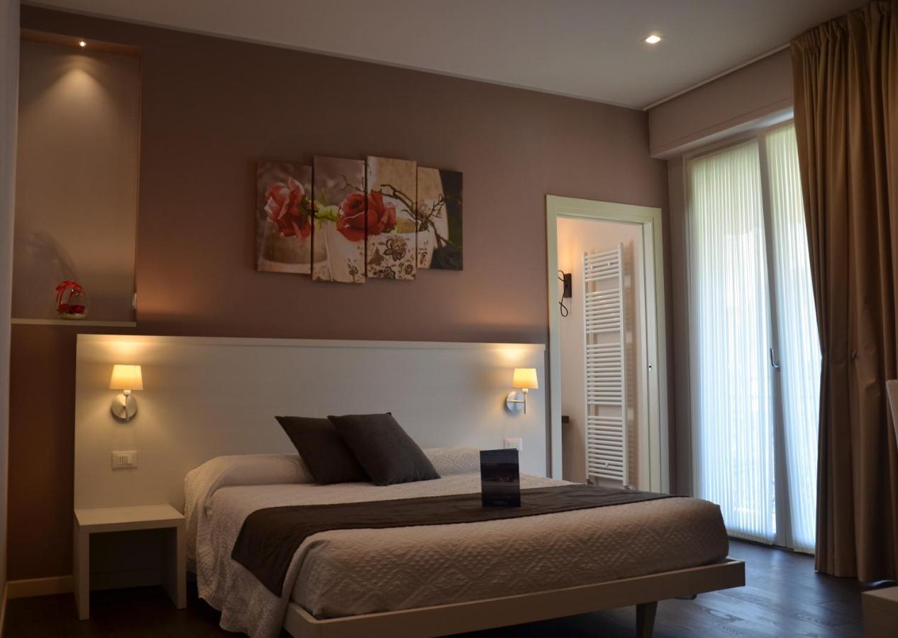 H2O Bed & Breakfast Sirmione Bagian luar foto